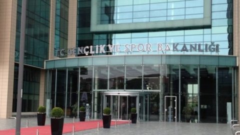 SPOR KULÜPLERİ, SPOR ANONİM ŞİRKETLERİ VE ÜST KURULUŞLARIN DENETİMİ HAKKINDA YÖNETMELİK YAYIMLANDI